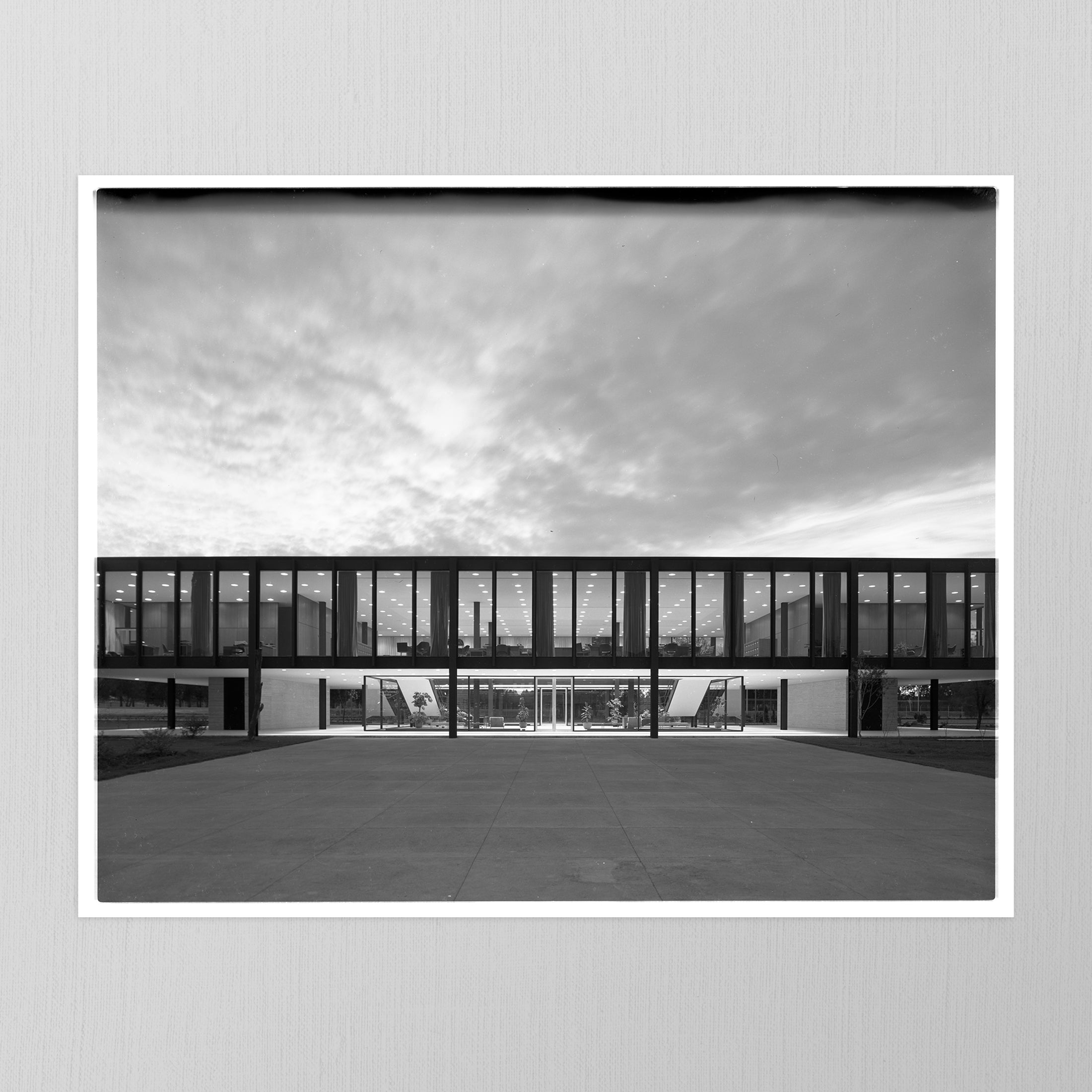 佐伯泰典作　「buildings」type.B midnight ver. Bacardi Building Exterior #1 by Balthazar Korab, 1961 – Unseen